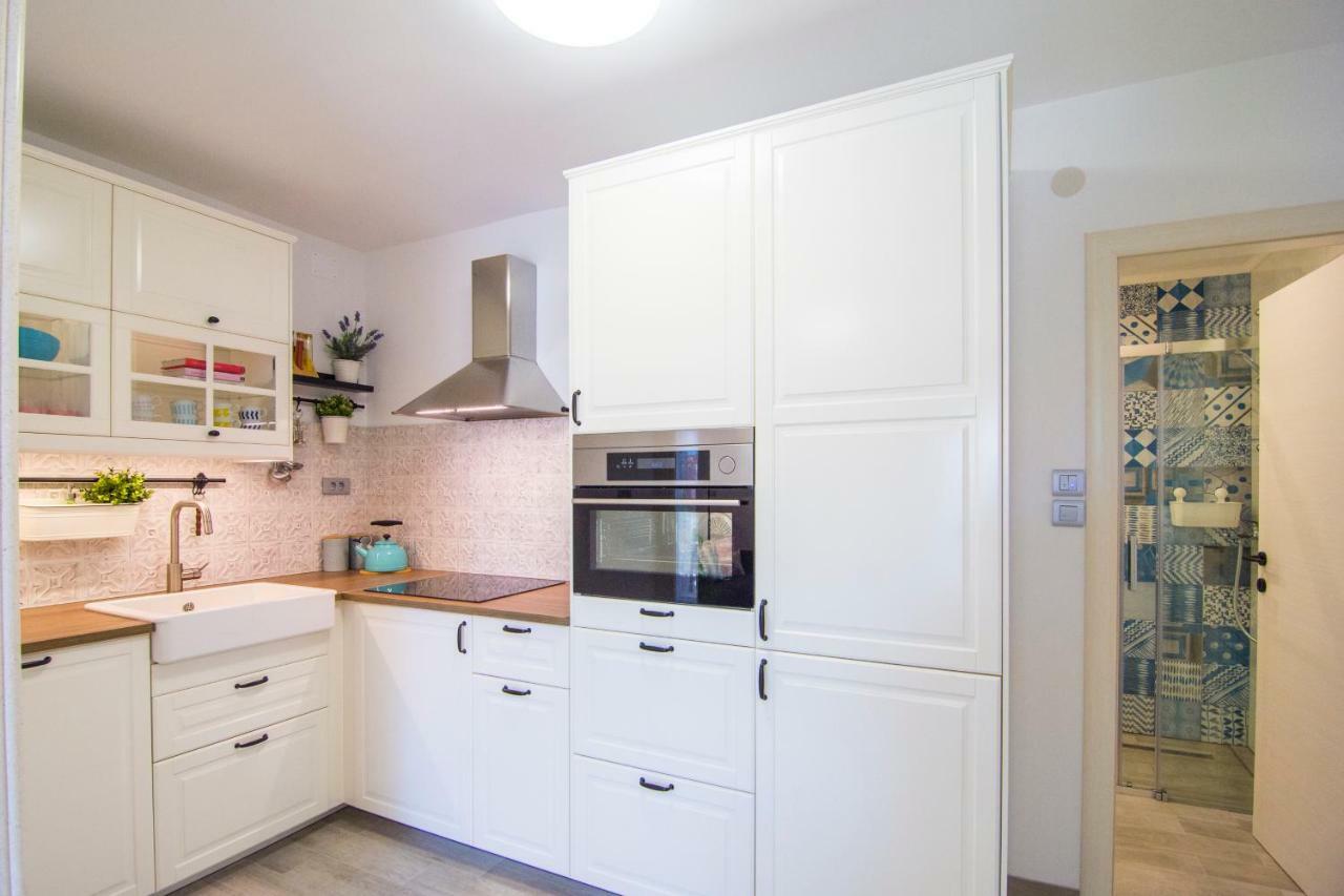 Apartments Pina Бол Экстерьер фото