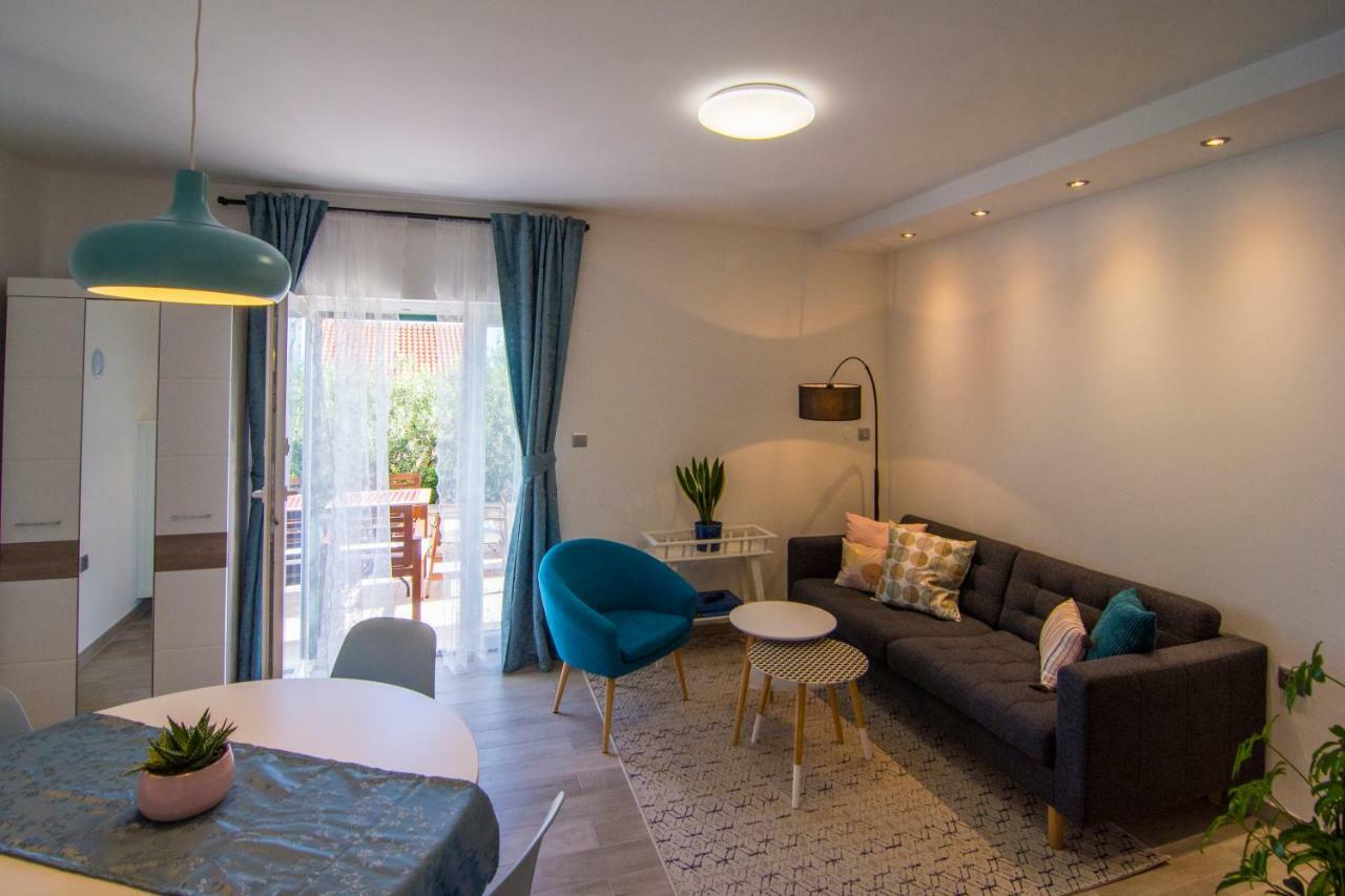 Apartments Pina Бол Экстерьер фото